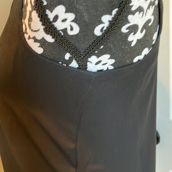 Black with floral print fully lined tank. - Picture 8 of 11